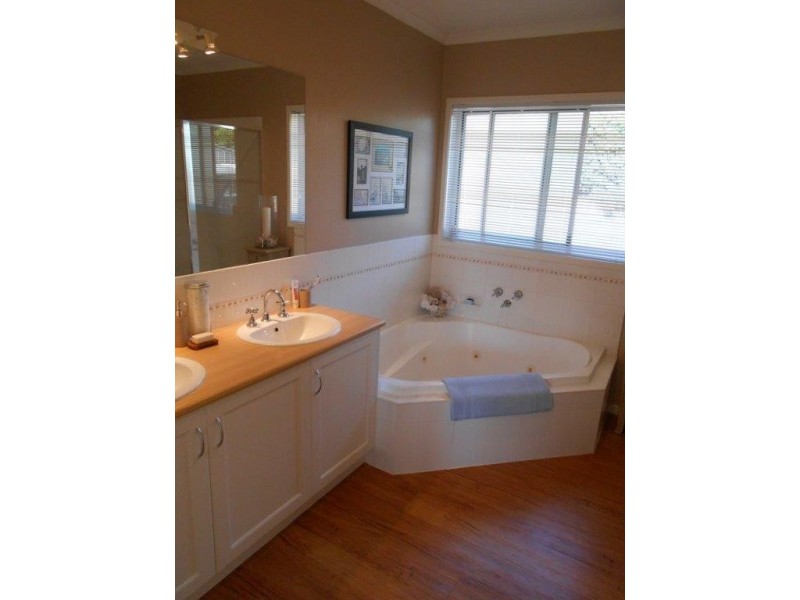 55 Davis Road, Foster VIC 3960