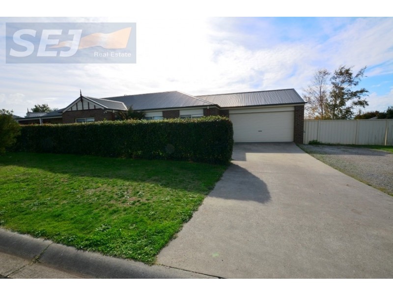 5 Carr Avenue, Leongatha VIC 3953