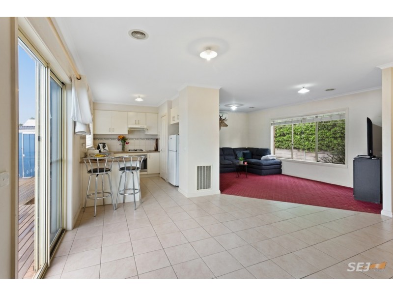 1/7 Lampard Rd, Drouin VIC 3818
