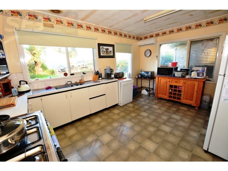 655 Canavans Rd, Mount Eccles VIC 3953