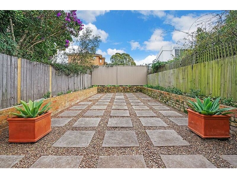 21 Frampton Avenue, Marrickville NSW 2204