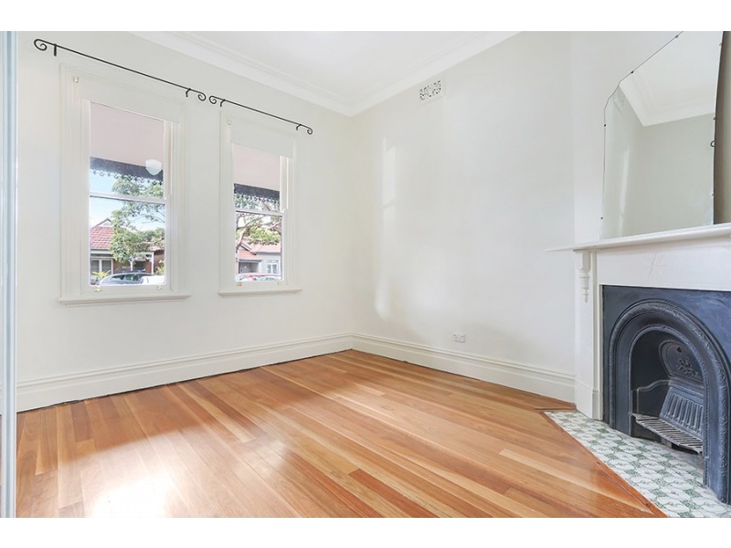 21 Frampton Avenue, Marrickville NSW 2204