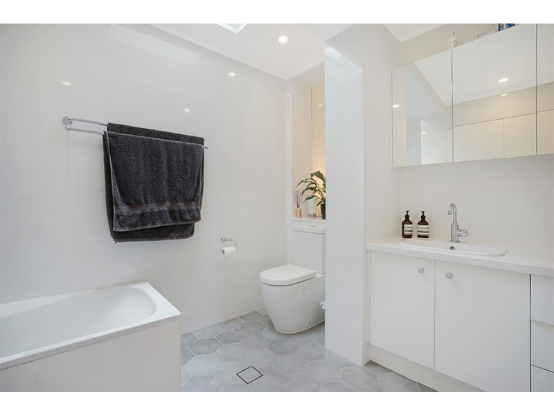 24 Queen Street, Newtown NSW 2042