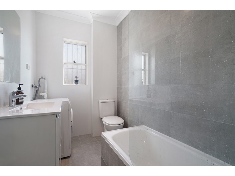 8/3 New Canterbury Road, Petersham NSW 2049