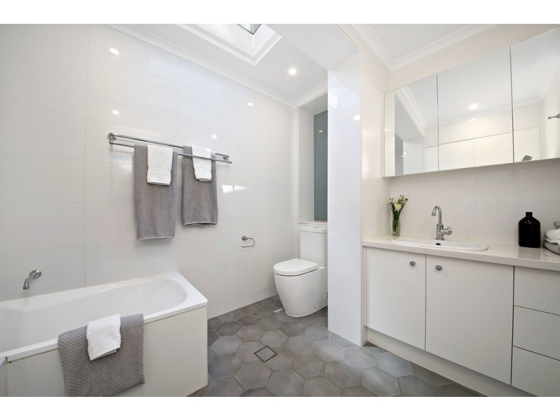 24 Queen Street, Newtown NSW 2042