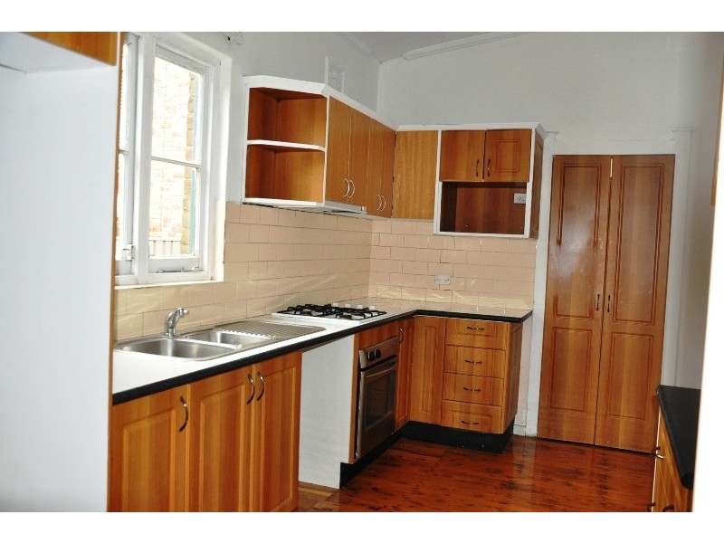 5 Russell St, Russell Lea NSW 2046