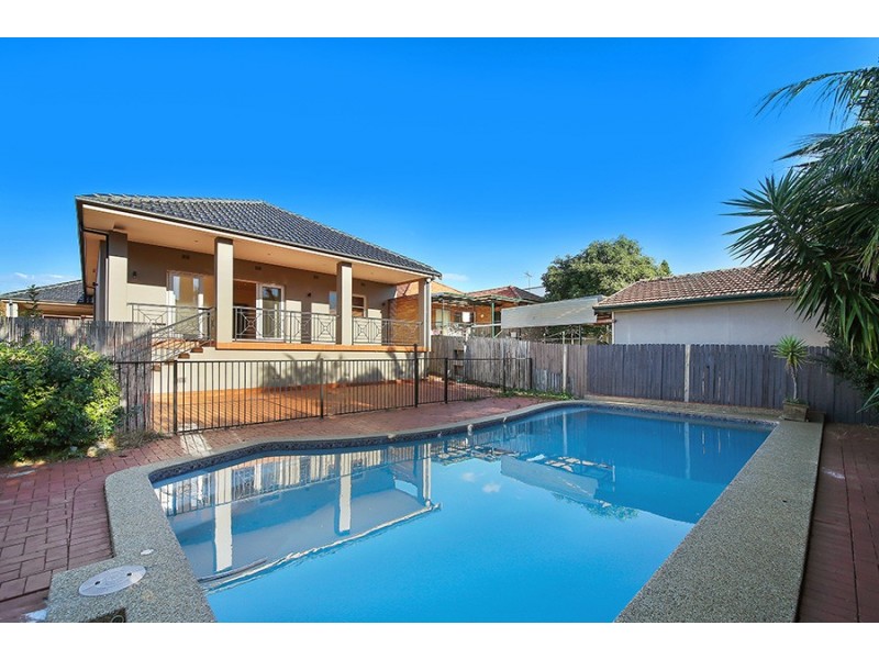 35 Hamel Cres, Earlwood NSW 2206