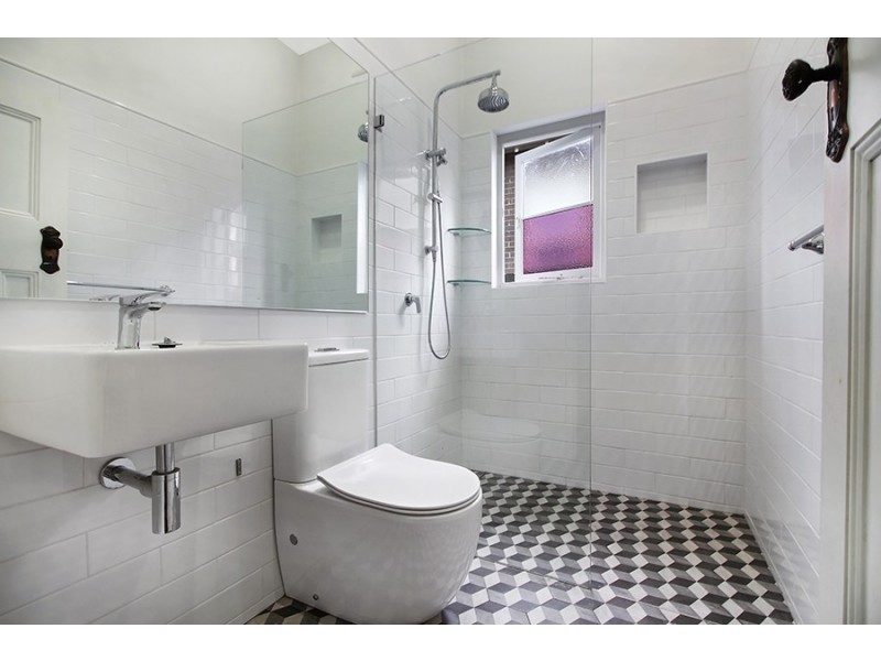 6 Wallace Street, Ashfield NSW 2131