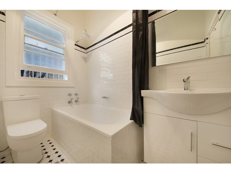 8 Livingstone Road, Petersham NSW 2049