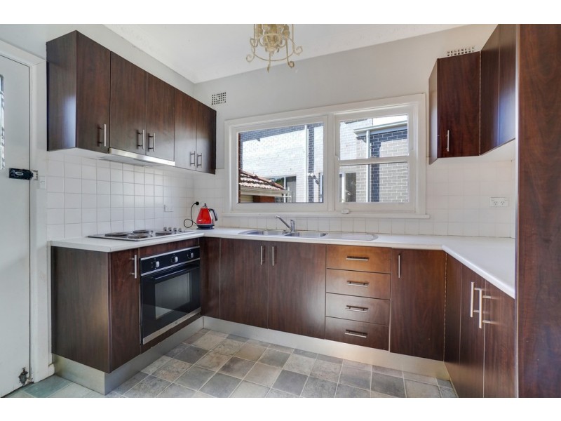 2 Pomroy Avenue, Earlwood NSW 2206