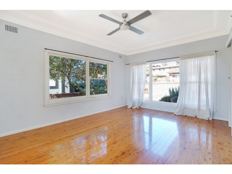 2 Pomroy Avenue, Earlwood NSW 2206