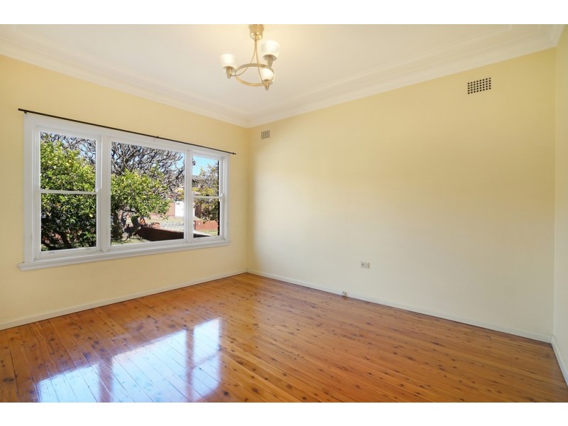 2 Pomroy Avenue, Earlwood NSW 2206