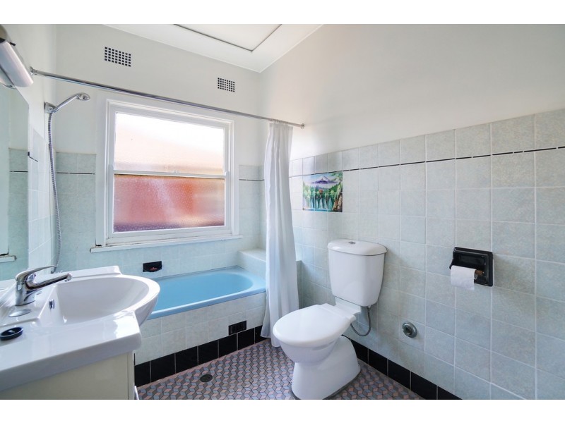 2 Pomroy Avenue, Earlwood NSW 2206