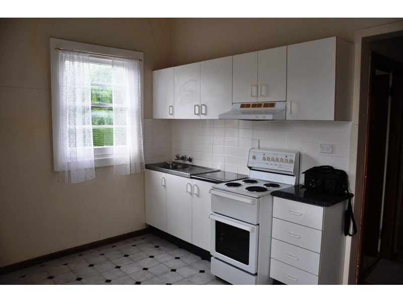 8 Livingstone Rd, Petersham NSW 2049