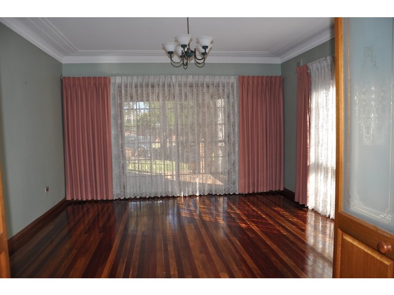 48 Forest  Rd, East Hills NSW 2213