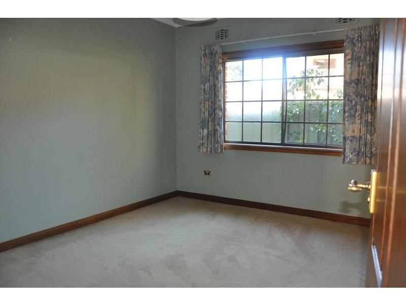 48 Forest  Rd, East Hills NSW 2213