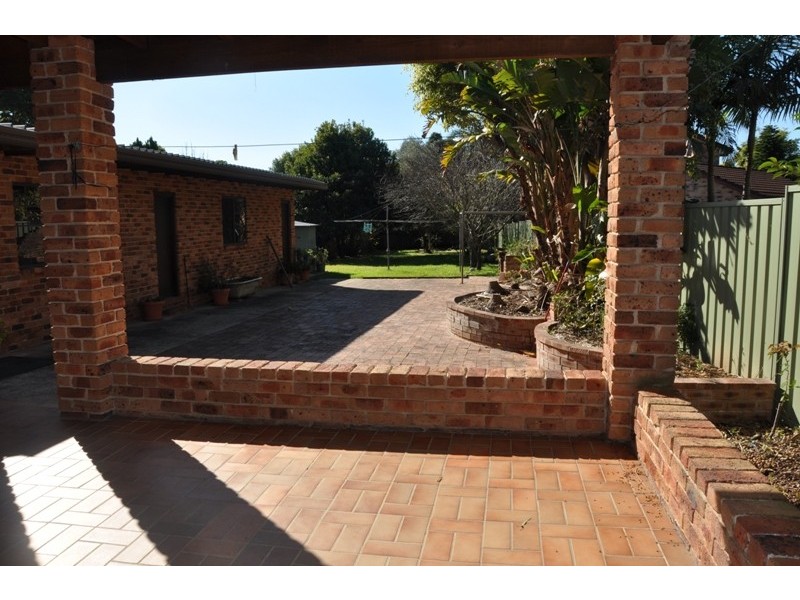 48 Forest  Rd, East Hills NSW 2213