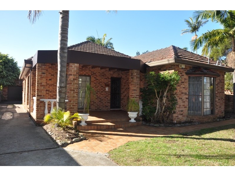 48 Forest  Rd, East Hills NSW 2213