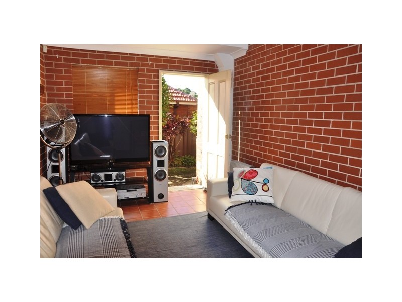 2/119 Windsor Road, Dulwich Hill NSW 2203