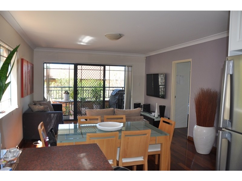 2/21 Glen Street, Marrickville NSW 2204