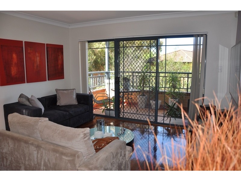 2/21 Glen Street, Marrickville NSW 2204