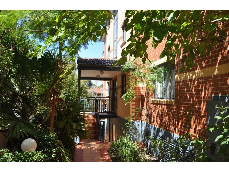 2/21 Glen Street, Marrickville NSW 2204