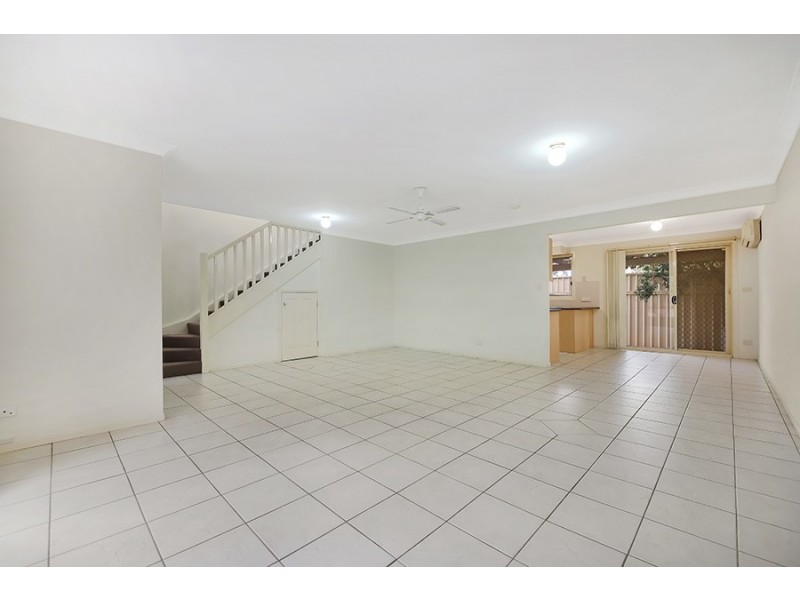 2/38 Bringelly Road, Kingswood NSW 2747