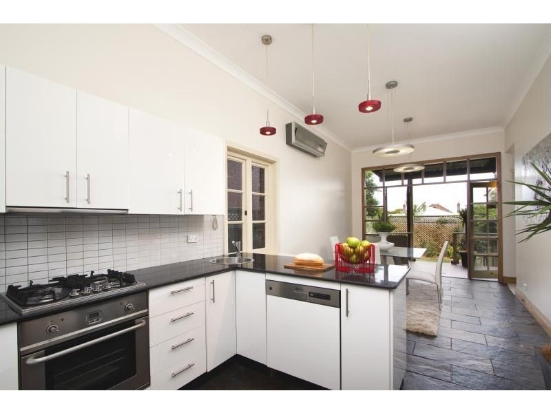2/260 New Canterbury Road, Lewisham NSW 2049