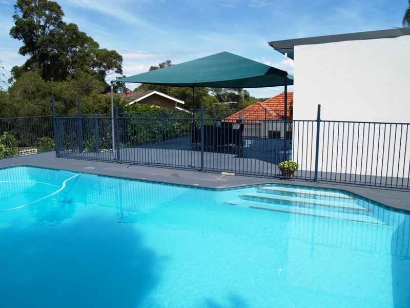 16 REDGUM DRIVE, Lugarno NSW 2210