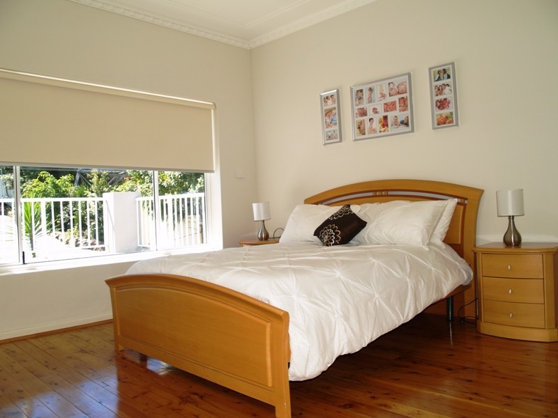 16 REDGUM DRIVE, Lugarno NSW 2210