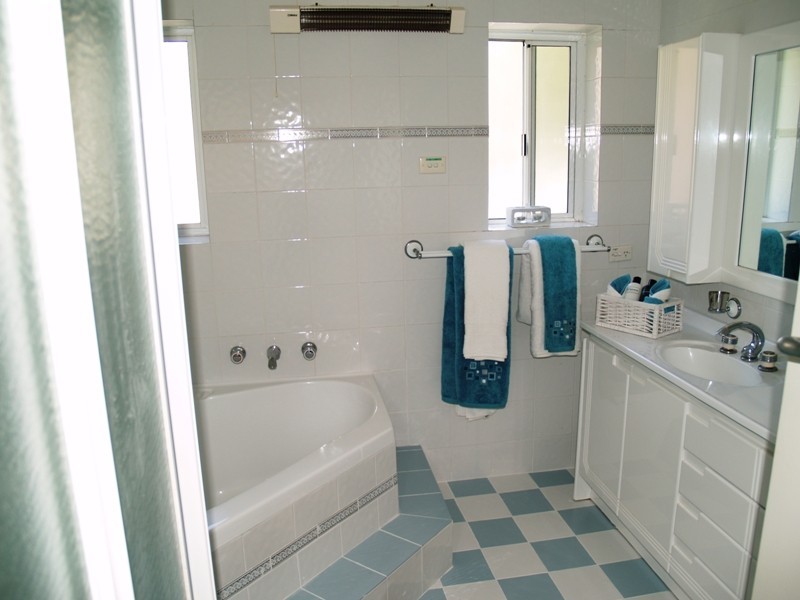 16 REDGUM DRIVE, Lugarno NSW 2210