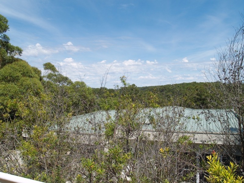 16 REDGUM DRIVE, Lugarno NSW 2210