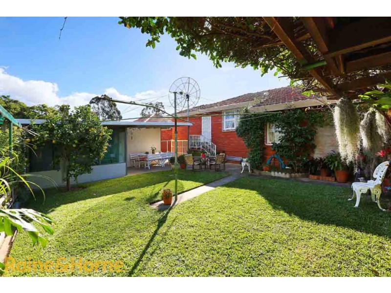 6 Kathleen Parade, Picnic Point NSW 2213