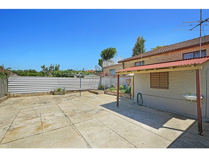 64 Brown Street, St Peters NSW 2044