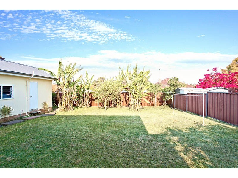 19 Blue Hills Crescent, Blacktown NSW 2148