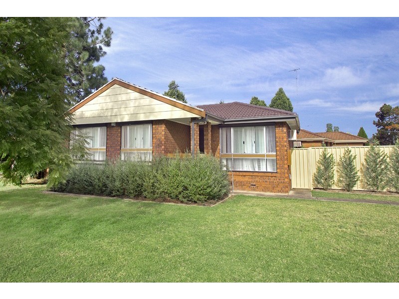 11 Hoyle Drive, Dean Park NSW 2761