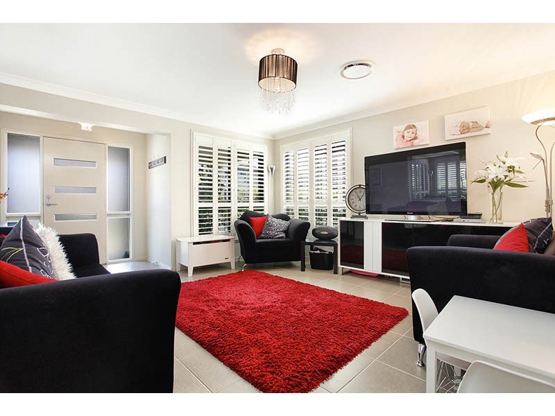 25 Paringa Drive, The Ponds NSW 2769