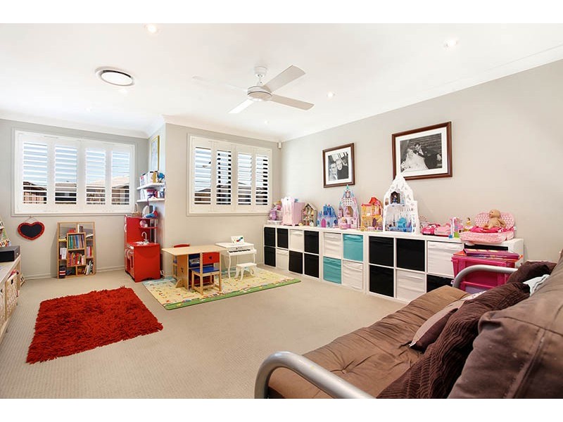 25 Paringa Drive, The Ponds NSW 2769