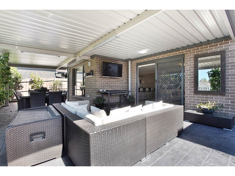25 Paringa Drive, The Ponds NSW 2769