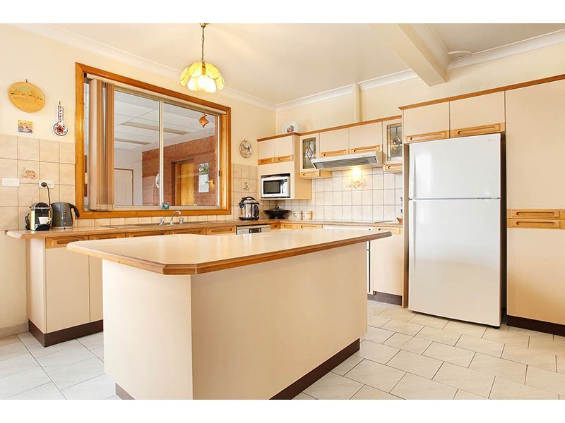 8 Broad Street, Prospect NSW 2148