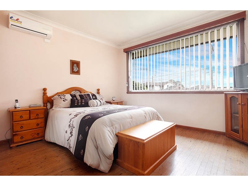 8 Broad Street, Prospect NSW 2148