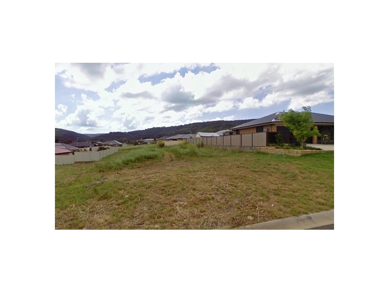 16 Henderson Place, Lithgow NSW 2790