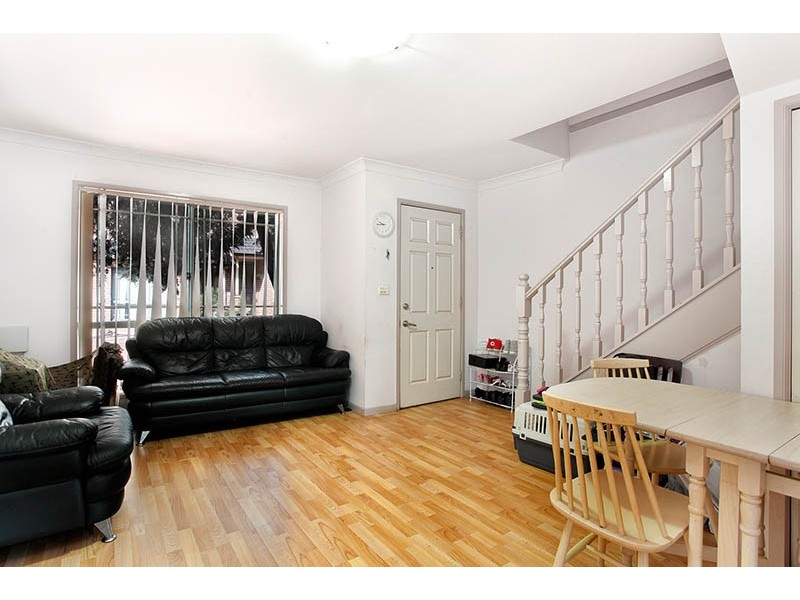 2/5 Mantaka Street, Blacktown NSW 2148