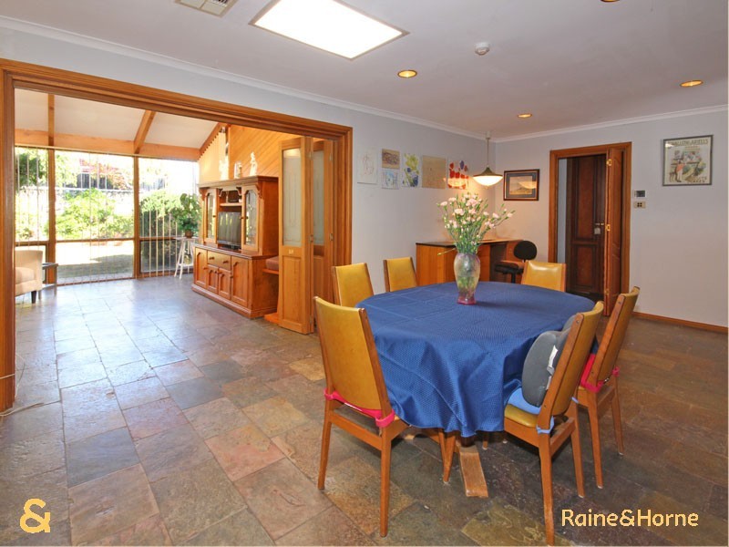 1 Warilda Crescent, Hallett Cove SA 5158