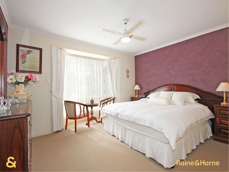 10 Perin Avenue, Woodcroft SA 5162