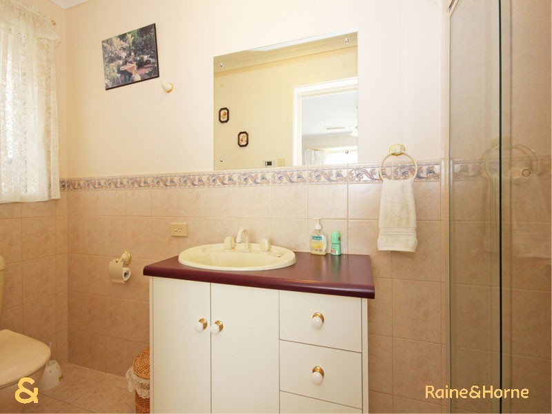 10 Perin Avenue, Woodcroft SA 5162