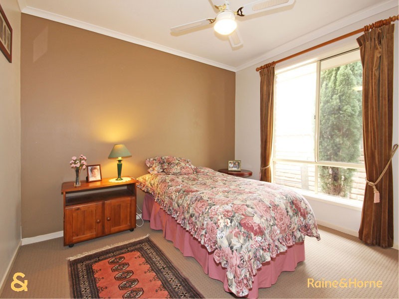 10 Perin Avenue, Woodcroft SA 5162