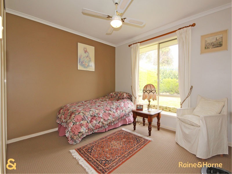 10 Perin Avenue, Woodcroft SA 5162