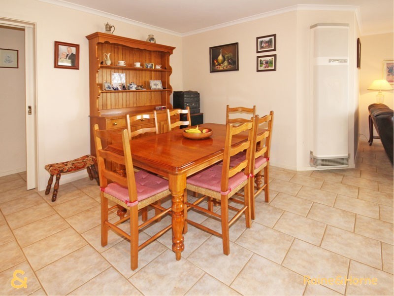 10 Perin Avenue, Woodcroft SA 5162