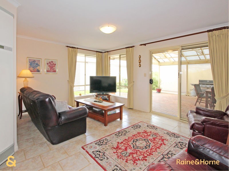 10 Perin Avenue, Woodcroft SA 5162